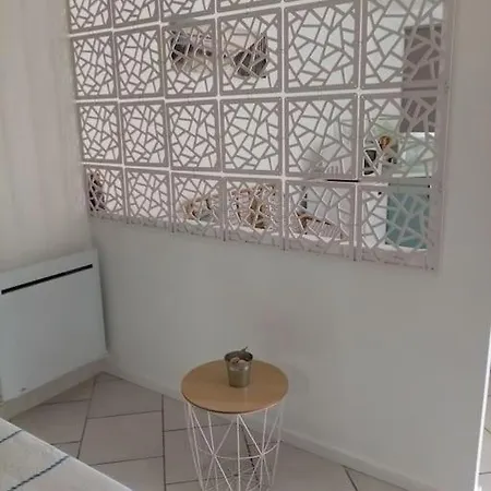 Apartamento Calme Dans Villa, Piscine Et Et