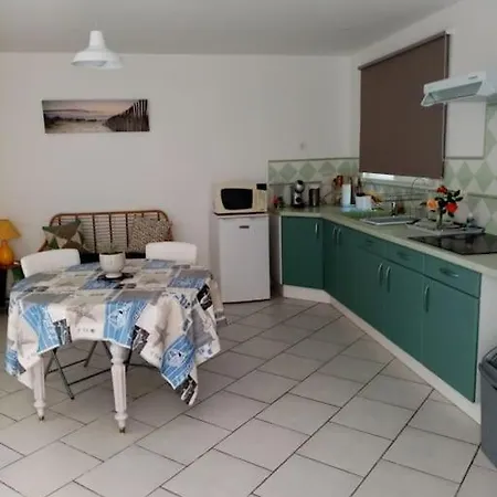 Apartamento Calme Dans Villa, Piscine Et Et Portiragnes