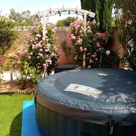 Calme Dans Villa, Piscine Et Et Apartment Portiragnes