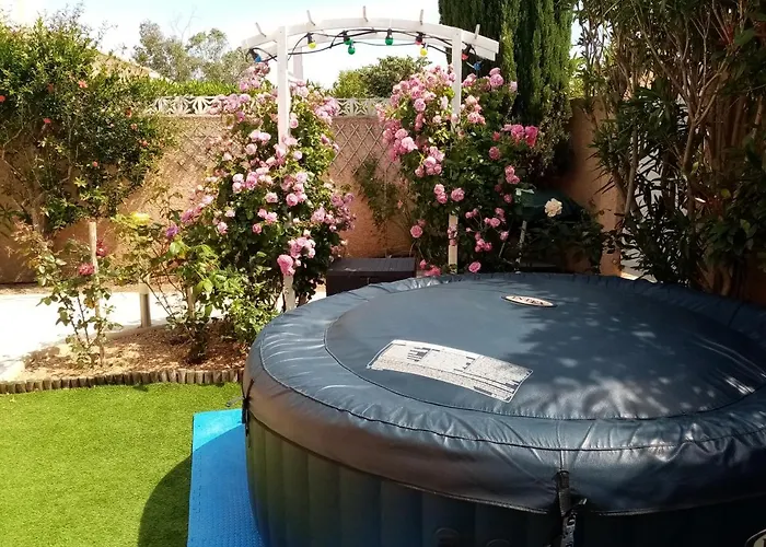 Calme Dans Villa, Piscine Et Et 아파트 포르티하뉴