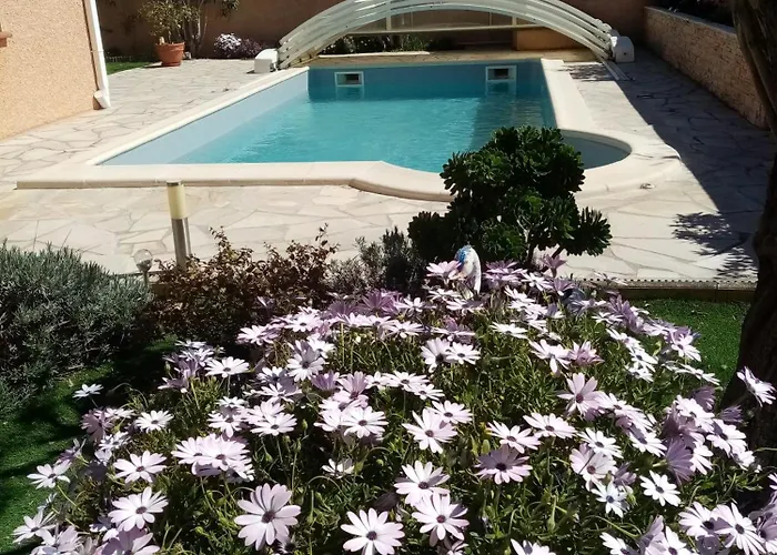 아파트 Calme Dans Villa, Piscine Et Et *